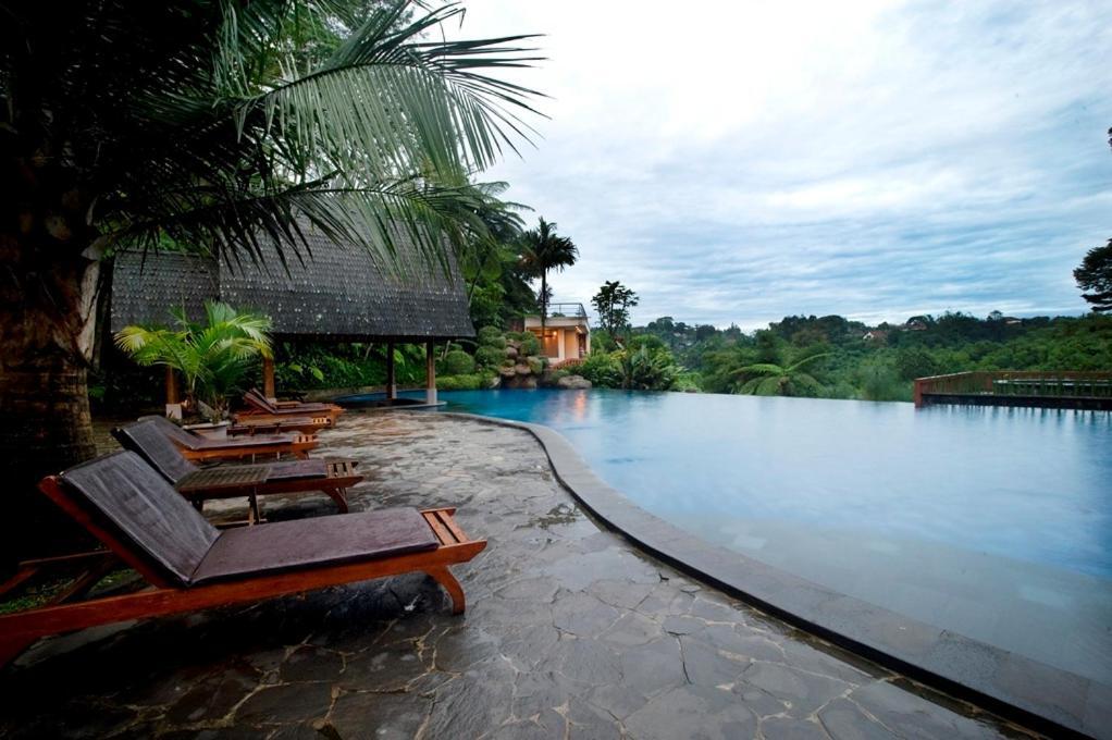 Sangria Resort And Spa Lembang Buitenkant foto